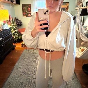 Drawstring cropped hoodie